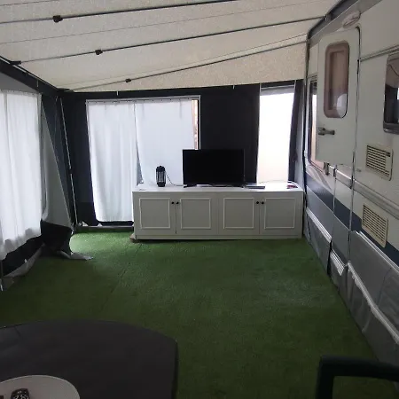 Camping Przyczepa Mikiego